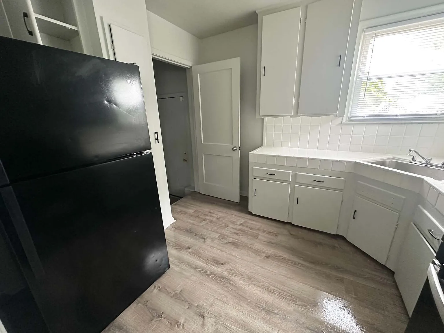 2 bed, 1074 sqft, $1,050 — Photo 3