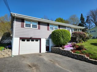 21 Martin Dr, Lewiston, ME 04240