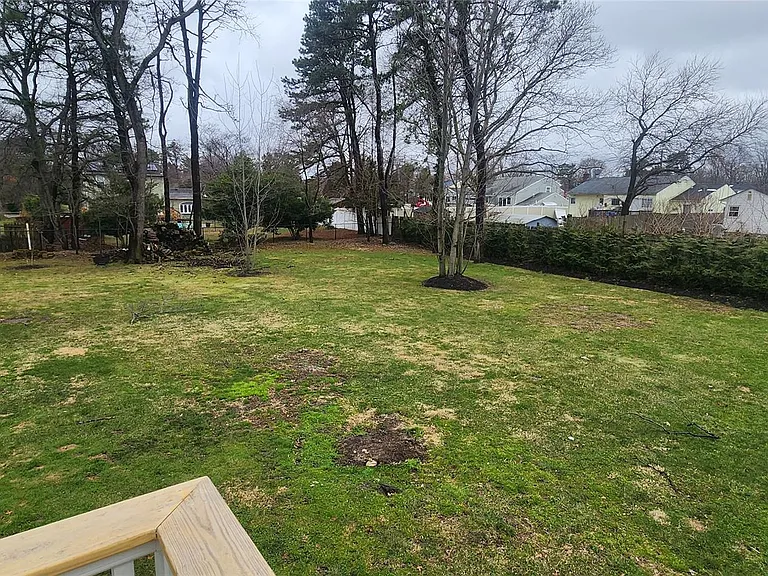 1524 Express Dr S — Photo 10