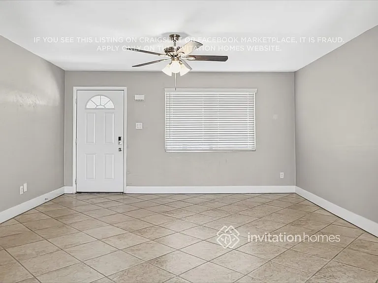 7005 N 76th Dr — Photo 5