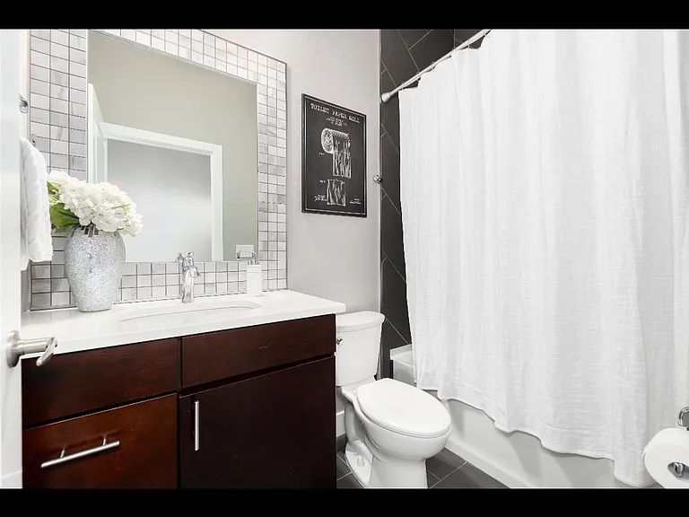 1733 Grove St #4 — Photo 22