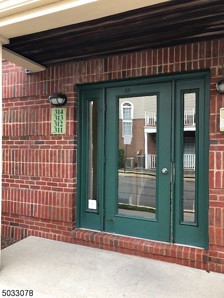 1st image of 50 Pine St Unit 314