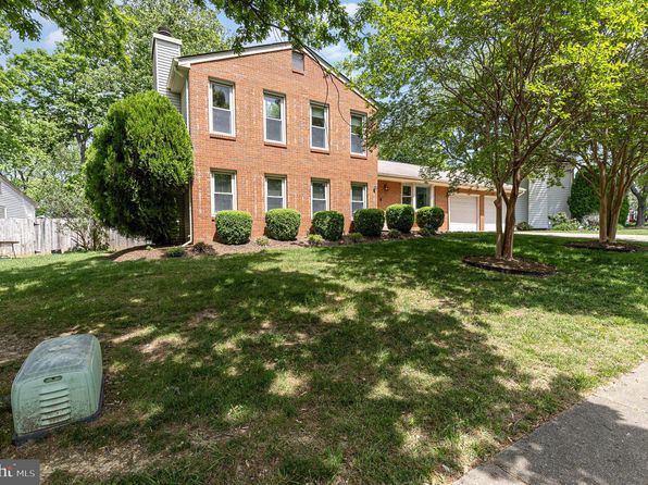 5810 Queens Gate Ct, Alexandria, VA 22303