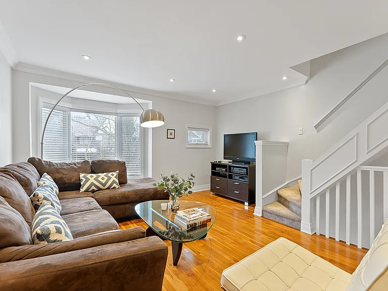 111 Summerhill Ave — Photo 30