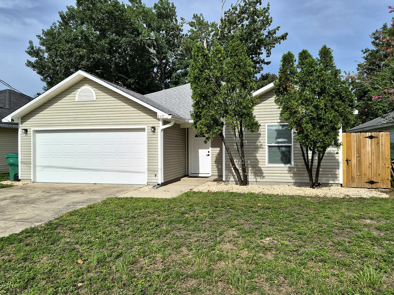 3 bed, 1500 sqft, $2,500 — Photo 2