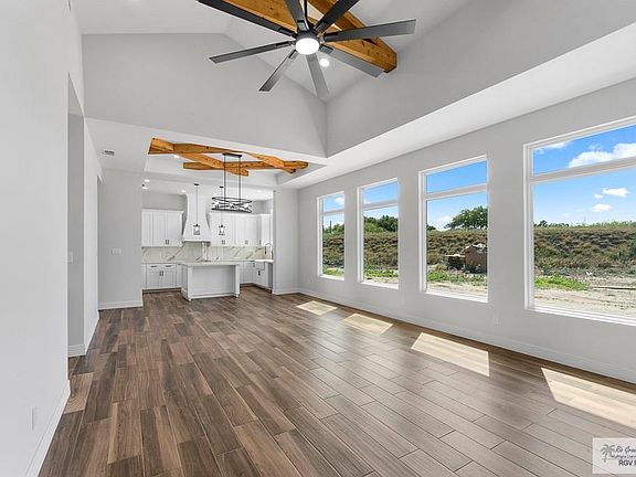 3rd image of 420 Brooks Cir N