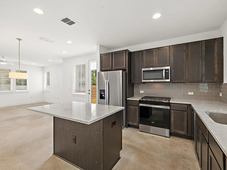 1206 Sarabeth Way — Photo 14