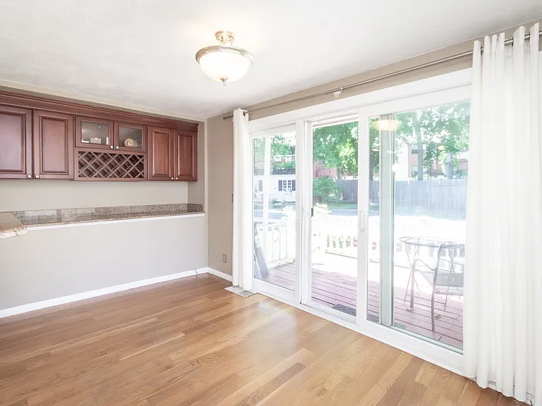 32 Hamilton Rd — Photo 8