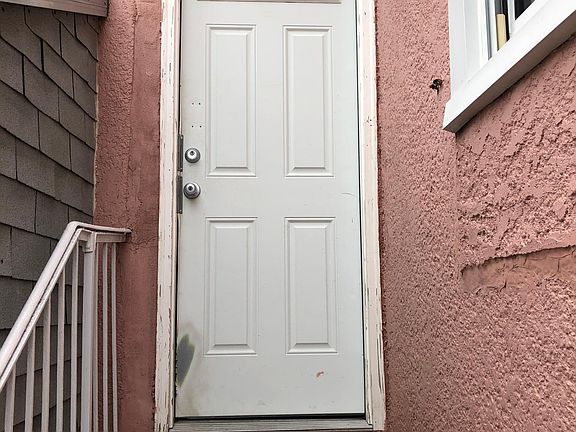 4th image of 3751 Maple Ave #1R