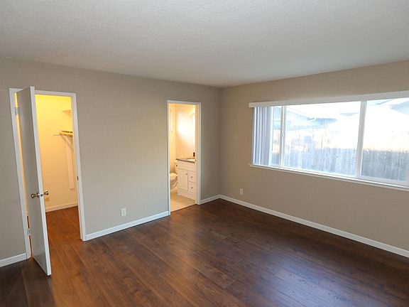 Master bedroom/Ba; Walk-in Closet