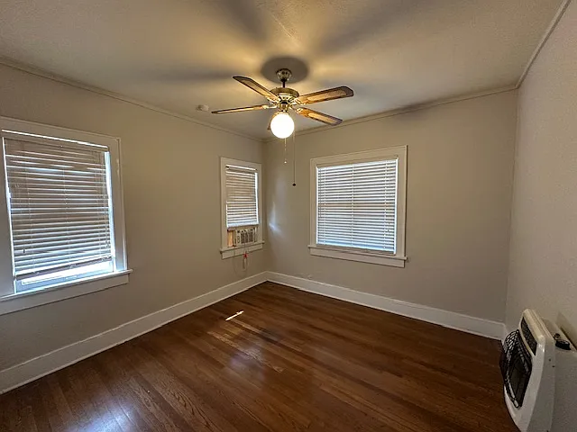 1616 Linden St — Photo 9