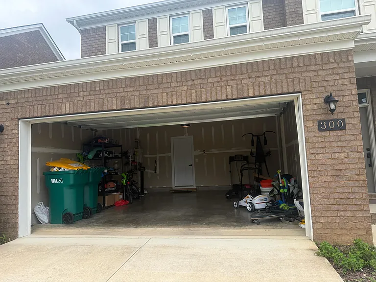 300 Finnegan Ct — Photo 38