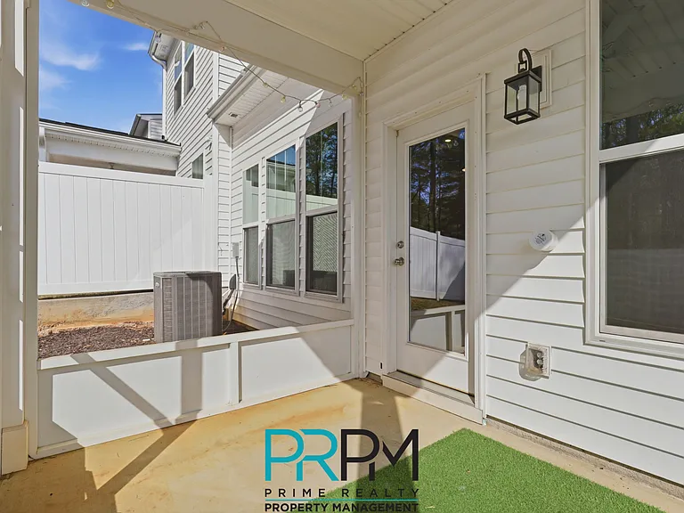 6 Thornfield Dr #1 — Photo 23
