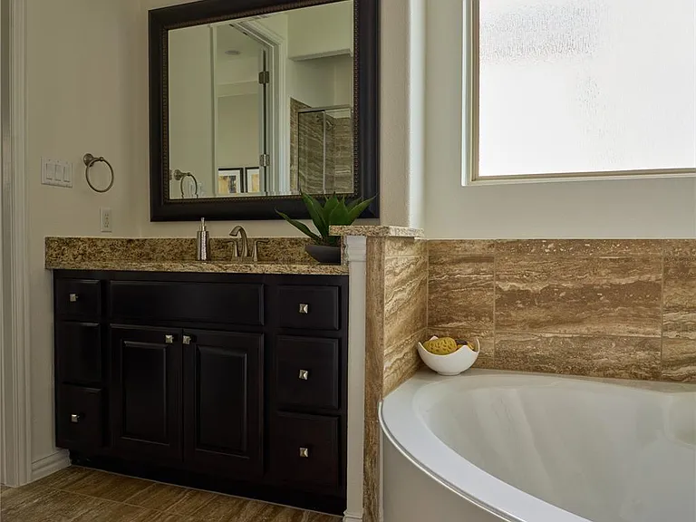 105 Beneteau Dr — Photo 7