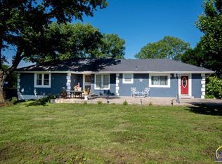 12945 S Lewelling Rd, Carbondale, KS 66414