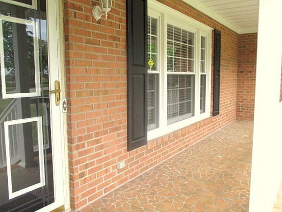 3rd image of 109 Marie Ave