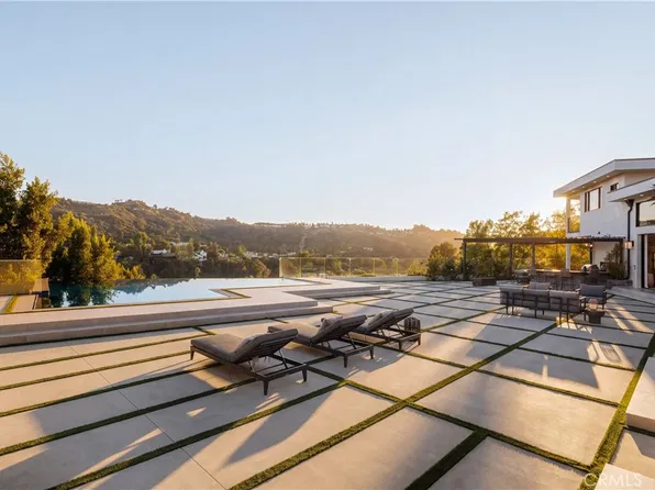 11480 Amanda Dr, Studio City, CA 91604