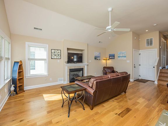 4th image of 1752 Asbury Ave Floor 2