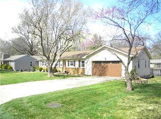 6916 W 66th St, Overland Park, KS 66202