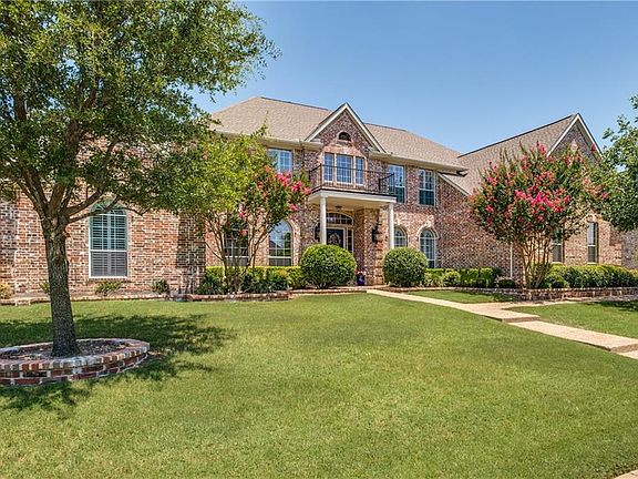2nd image of 1101 Twin Oaks Dr