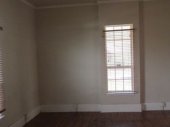 3rd image of 703 S Pearl St