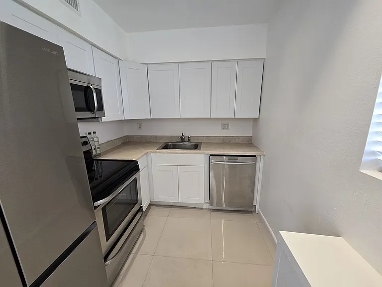 2800 NE 203rd St #24 — Photo 18