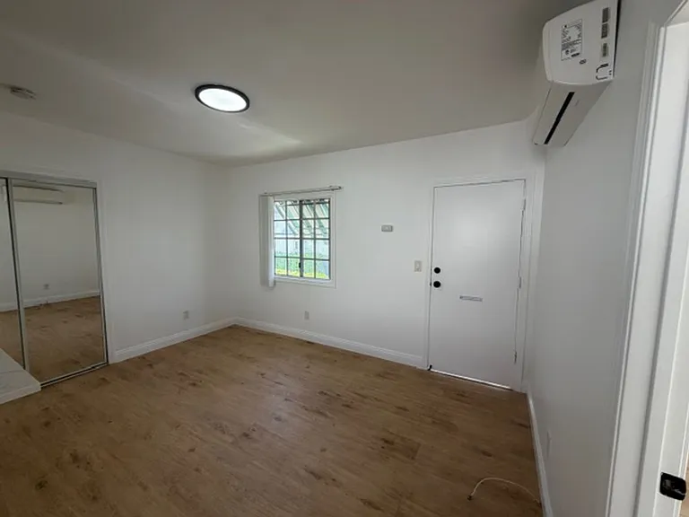 4212 Lockwood Ave — Photo 6