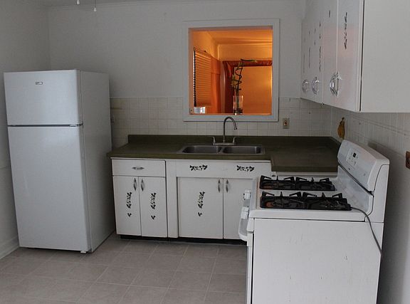 2nd image of 339 Oswego St