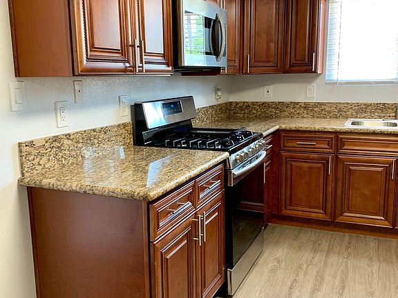 5th image of 4715 E McKinley Ave