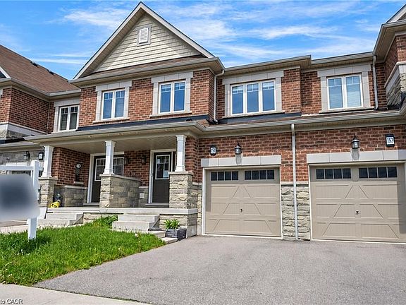 3rd image of 457 Queen Mary Dr