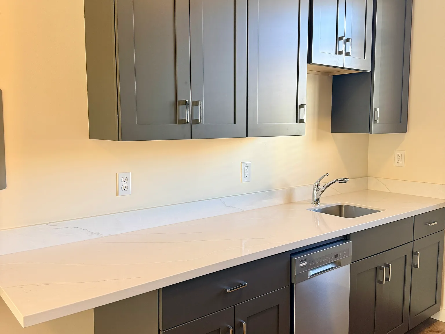 Studio, 450 sqft, $2,895 — Photo 4