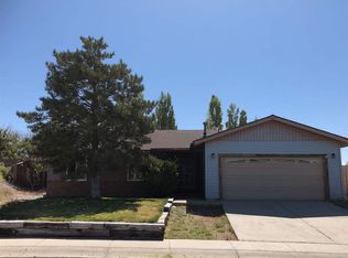 1303 Hopsage Ct, Tonopah, NV 89049