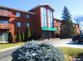 1618 S 115th Ct APT 111, West Allis, WI 53214