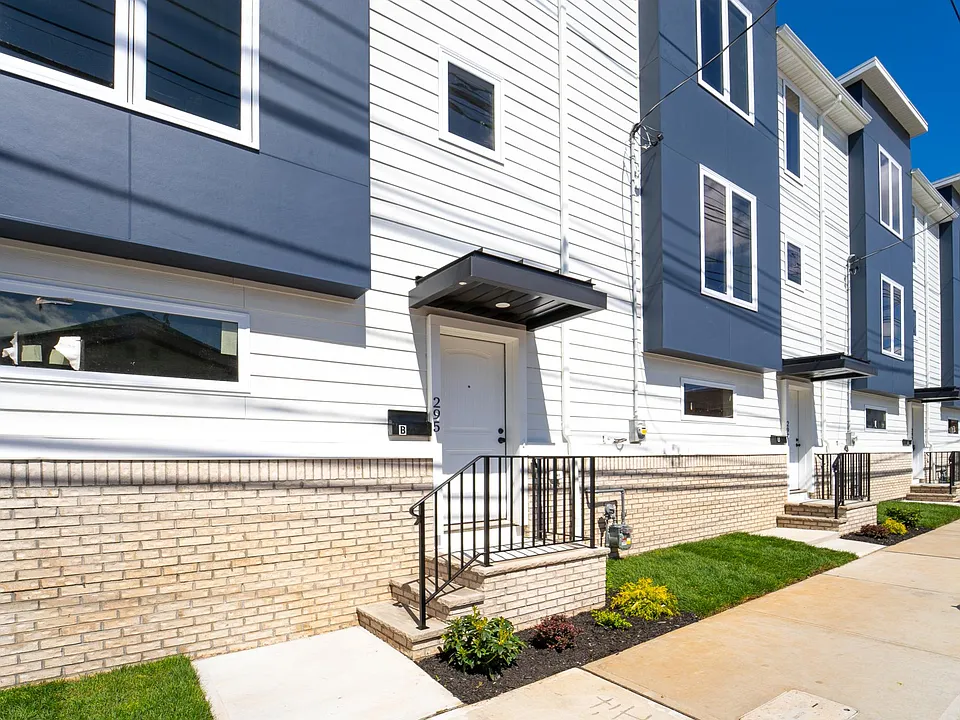 295 Pershing Ave #1-4