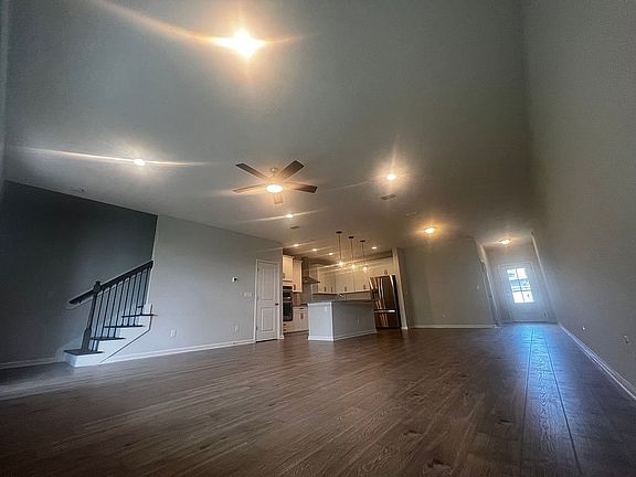 4th image of 64 Tamar Ct