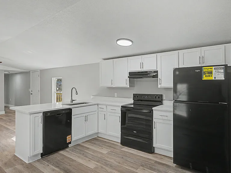 512 W Bach Dr — Photo 10