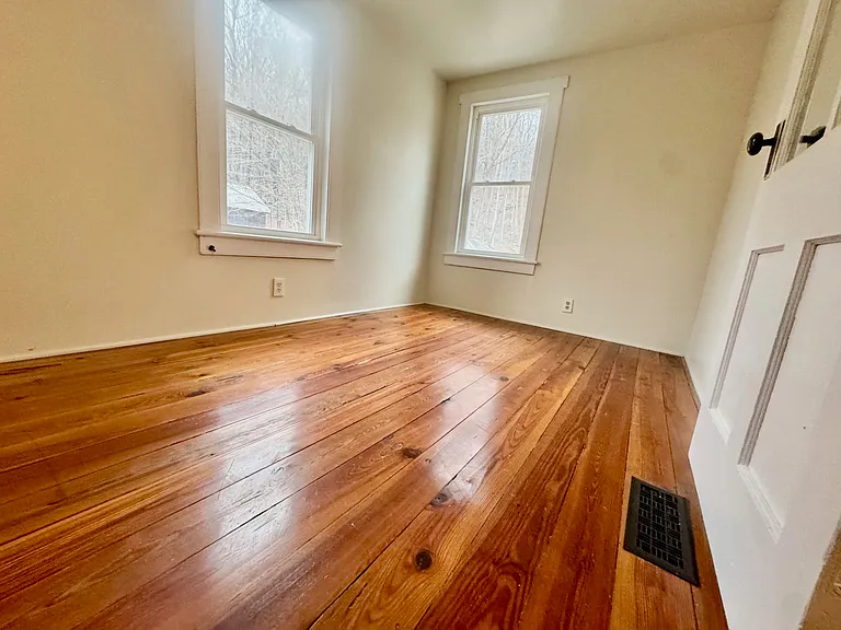 82 State St — Photo 12