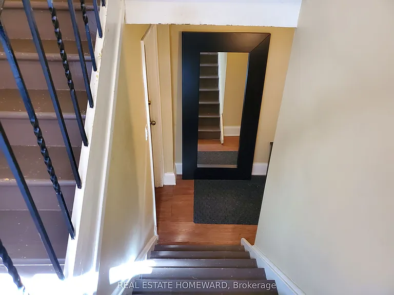 21 Love Cres #MAIN FLOOR — Photo 34