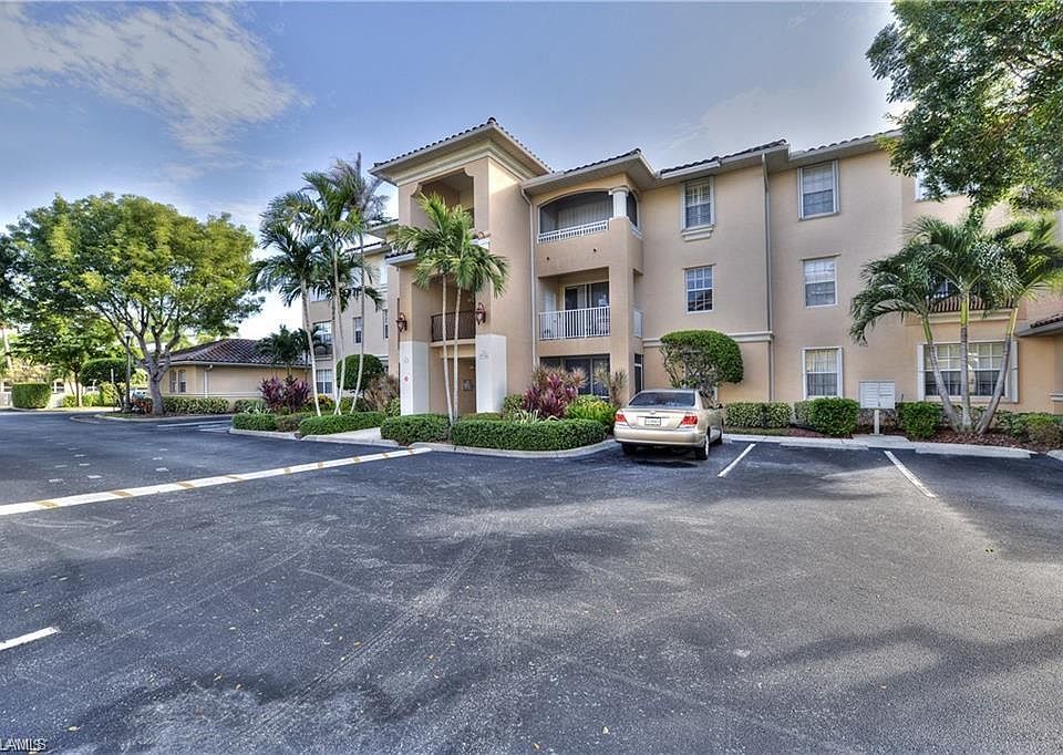 1st image of 1514 SW 50th St APT 302