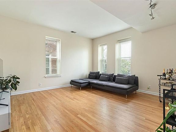 3rd image of 3903 Botanical Ave APT F