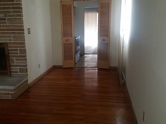 3rd image of 1338 Crestwood Ave