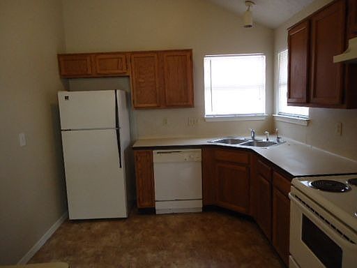 3rd image of 405 Horse Shoe Bnd