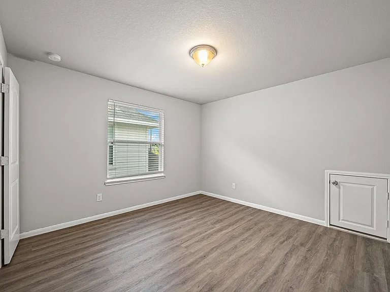 13826 Andover Park Dr — Photo 29