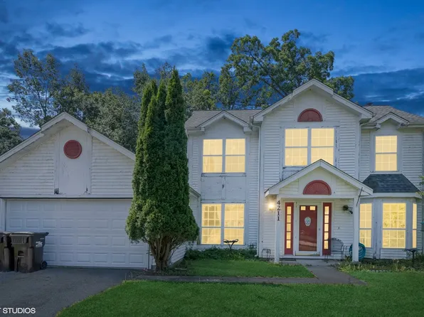 4211 Hale Ln, Island Lake, IL 60042