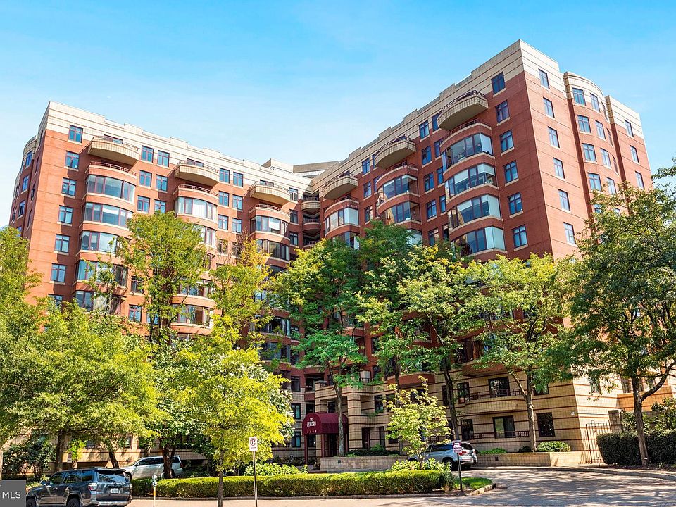1st image of 2400 Clarendon Blvd APT 808