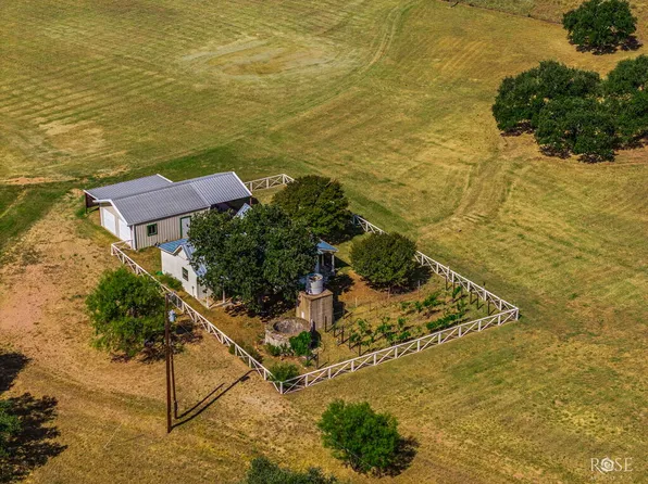 754 Ischar, Brownwood, TX 76801