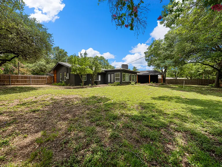 52055 Lockwood Dr — Photo 37