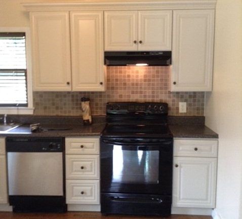3rd image of 325 Providence Ln