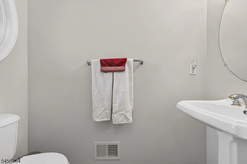 3 bed, 2.5 bath, $3,500 — Photo 3