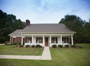 102 Chestnut Dr, Clinton, MS 39056